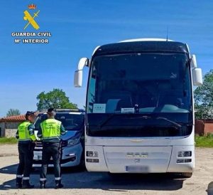GUARDIA CIVIL DE ALMERIA INTERCEPTA UN AUTOBÚS DE TRANSPORTE ESCOLAR en Albox
