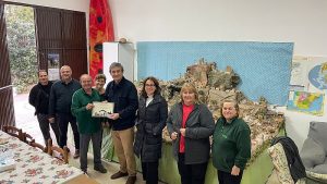 Adra Manuel Cortés entrega los premios a los ganadores del XXX Concurso Local de Belenes PRIMER PREMIO - ASOCIACIONES