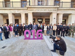 Subdelegacion del Gobierno Minuto silencio mujer asesinada víctima de la violencia de género en Gipuzkoa