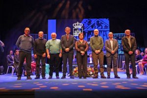 Adra reconoce a Bar Coines y Semillero Los Crespos en la celebrac... (1)