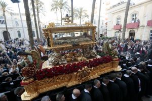 Almeria alcalde PROCESIÓN SANTO ENTIERRO PLAZA CATEDRAL SEMANA SANTA 2019