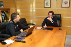 SEGURIDAD El Ejido, Francisco Góngora, y el intendente Jefe de Policía Local, Marco Muñoz