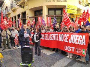 CCOO y UGT Almería han realizado una manifestación 1
