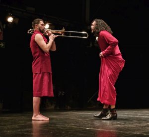 Cultura-Tocar a un hombre (2)