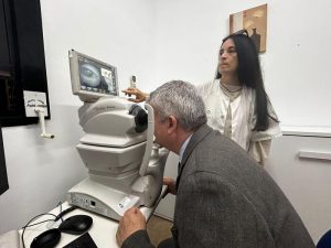 El delegado de Salud visita un centro de salud del Distrito Poniente (1)