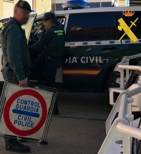 Guardia Civil detiene a dos jóvenes por un robo y uso de armas en Pechina