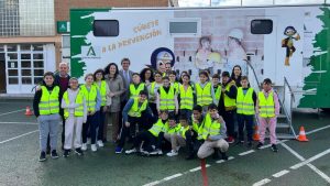250314 La unidad móvil 'Aprende a crecer con seguridad y súbete a la pre... (2)