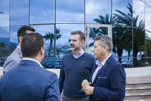 250317 El consejero se reúne con empresarios agrícolas de Almería (1)