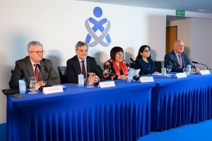 Enfermería almeriense celebra a su Patrón  Mesa presidencial