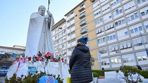 Rezando al Papa Francisco