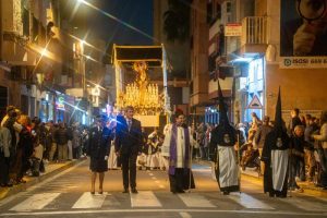 250418 Este Jueves Santo la ciudad milenaria venera al Santísimo Cristo ... (2)