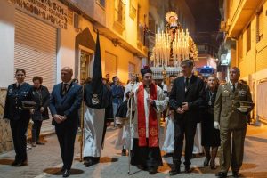 250419 Silencio sepulcral en las calles de Adra este Viernes Santo con e... (1)