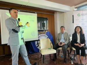 250423 Coloquio en Adra con Magdalena Cantero, Manuel CVirtñes y ponente, entre otros (3)