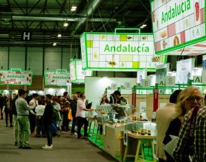 Feria expositora con productos Gusto Sur