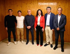 16-5-2025 ENCUENTRO SELECCIONADOR FÚTBOL LUIS DE LA FUENTEok