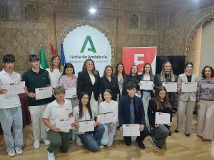 3 Colegio de Economistas de Almería reconoce el talento joven