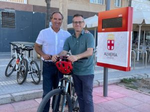 Almeria Inauguración contador de bicis en paseo maritimo (2)