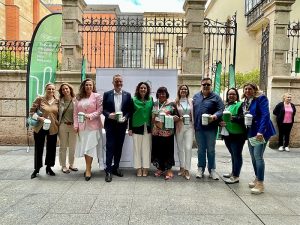 Asociación Española contra el Cáncer en el Día de la Cuestación Mesa presidencial de la Asociaicón