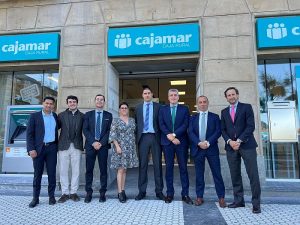 En San Sebastian Directivos de Cajamar y profesionales de la oficina