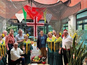 concurso que organiza el Ayuntamiento de El Ejido Cruz Mayo Centro Tercera Edad Santa María del Águila (7)