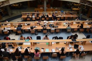 3 UAL 22 JUNIO 2025 ESTUDIANTES BIBLIOTECA