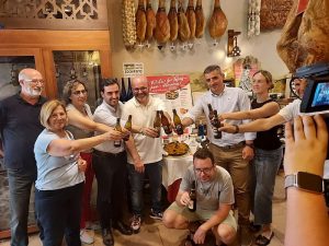 Brindis por el Día Mundial de la Tapa 2025