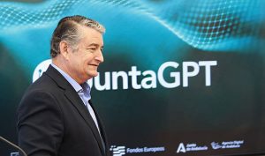 El consejero de la Presidencia, Antonio Sanz, en el acto de presentación del proyecto JuntaGPT