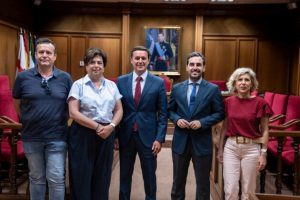 Pleno de la Diputación  Presidente-y-portavoz-adjunto-con-Colegio-Oficial-de-Veterinarios