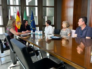 Reunion Ayto Alcaldesa Veterinarios1