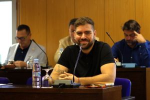 Zacarías Lekal en el pleno del Ayto de Roquetas de Mar