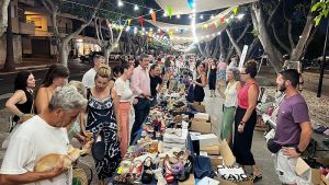 Adra Manuel Cortés inaugura una nueva edición del 'Mercado Marinero' c... (1)