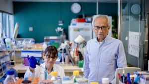 Dr. Juan Alcaraz asegura que Todo hombre, incluso después de los 55 años, puede recuperar una vida sexual plena