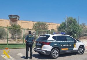Neutralizado el intento de introducir teléfonos móviles y droga en la prisión del acebuche Almería