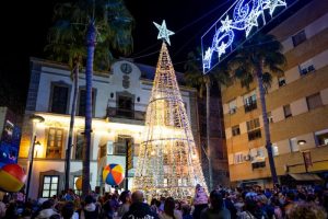 Adra Adjudicado el suministro e instalación de la iluminación ornament...