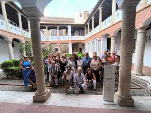 Amigos Alcazaba-Foto de uno de los grupos con la abadesa del Convento de las Puras