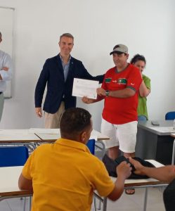 El delegado Empleo Amós García Hueso entrega diplomas
