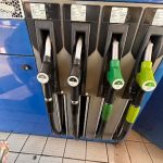 Cómo encontrar la gasolinera más barata y saber si compensa desplazarse para repostar este puente
