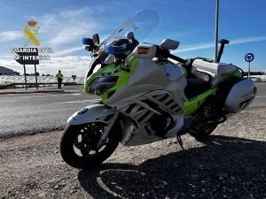 Guardia Civil investiga al conductor de un vehículo por circular de forma temeraria intimidando a grupos de ciclistas en Níjar
