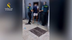 Guardia Civil “tirón” a mujeres en Roquetas de Marrrr