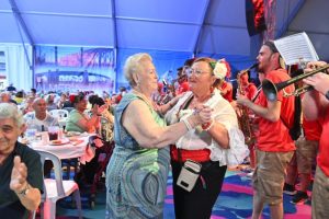 Homenaje a los mayores Feria 2025 (14)