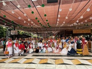 Indumentaria tradicional en el Mediodía Paola Laynez con las asociaciones (2)