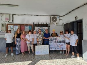 La Mojonera, José Miguel Hernández García, junto a miembros de la corporación municipal, ha recibido en el Ayuntamiento a José Antonio Nieto