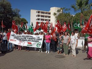 Residencia de Aguadulce Miembros de IU Roquetas en las movilizaciones con trabajadores de la RTL