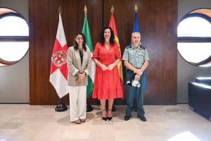 ALCALDESA RECIBE CORONEL GC (9)