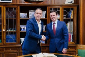 Alcalde de Antas y presidente de la Diputación durante una de sus reuniones.