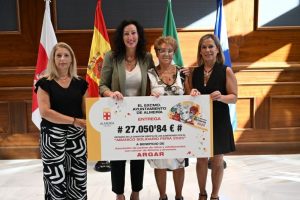 ENTREGA CHEQUE ABANICOS FERIA 2025 (2)