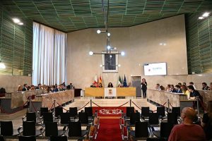 El Pleno del Ayuntamiento de Almería aprueba el Padrón Municipal de 2025  Pleno vista general