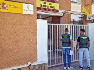 Guardia Civil investiga a dos personas