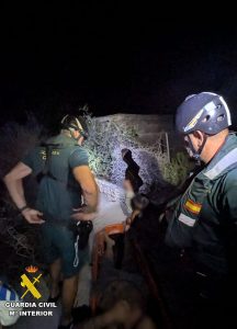 Rescatada por la Guardia Civil una persona en Cala de San Pedro