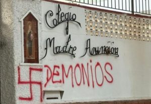 pintadas en el Colegio Madre Asunción de Málaga